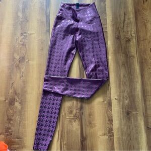 Maroon Peloton Leggings small